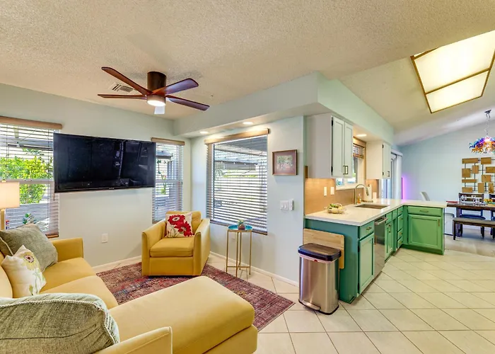Luxe Detached Home In Age 55-Plus Active Community